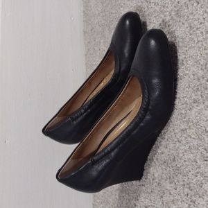 Vionic Black Lux Camden Wedge